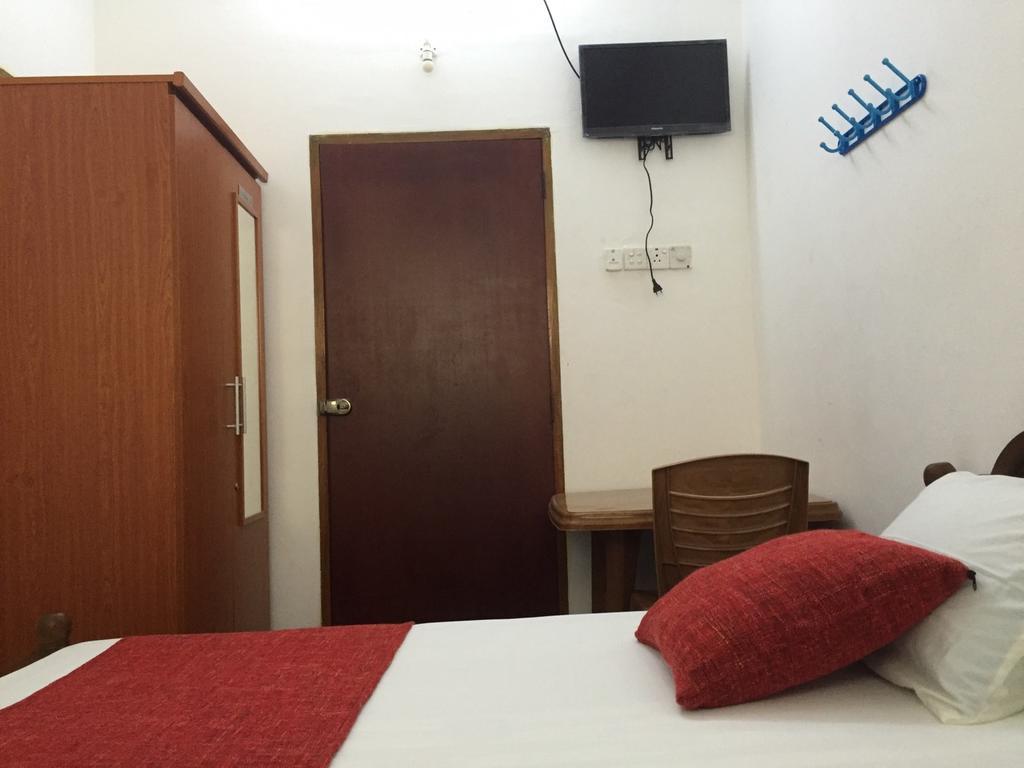 Yaarl Holiday Inn Jaffna Kültér fotó