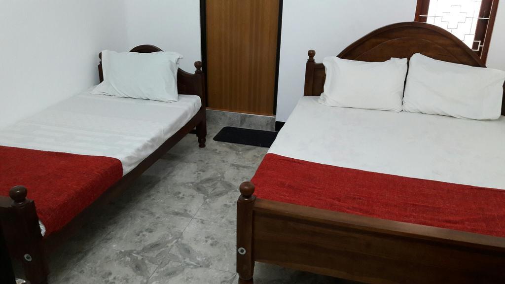 Yaarl Holiday Inn Jaffna Kültér fotó